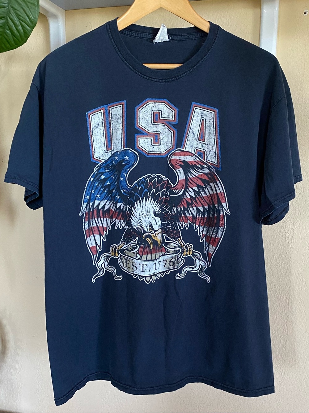USA Eagle Graphic Tee Distressed Faded Navy/Black Shirt XL